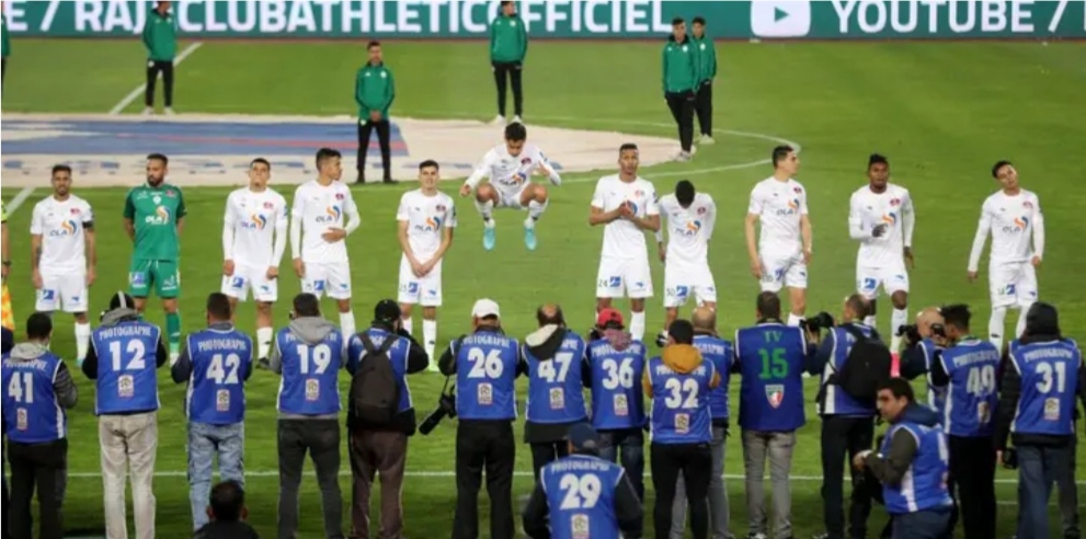 بنجدبدة يكسب الرهان في مباراة الحسنية بطريقته الخاصة