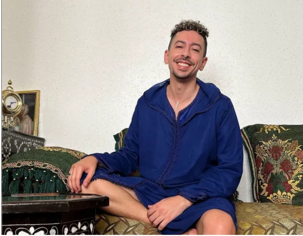 فيصل عزيزي يثير الجدل من جديد